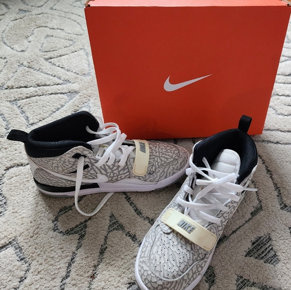 Nike Air Jordan Size 1Y kids - Picture 1 of 5